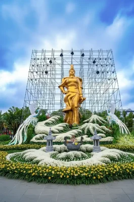 The Statue of General Le Chan: Hai Phong City Founder & Cultural Hero