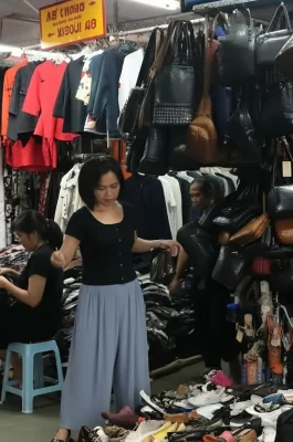 Hang Da Market Hanoi: Vintage Clothing, Local Food & Shopping Guide
