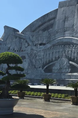 Dai Doan Ket Square Pleiku: Ho Chi Minh Statue & Central Highlands Gong Culture