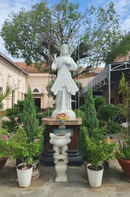 Can Tho Cathedral: Historic Mekong Delta Church & Architecture Landmark