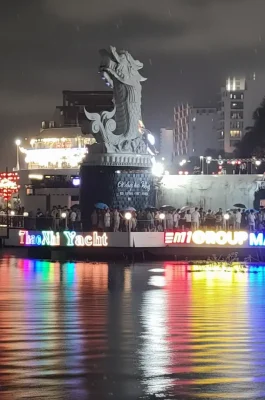 Dragon Bridge Da Nang: Iconic Weekend Fire and Water Show Landmark