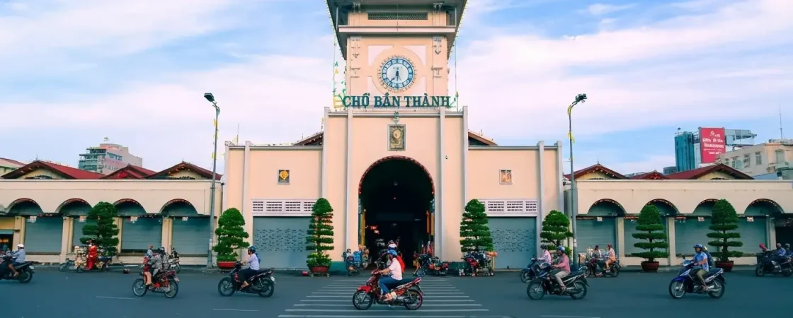 Ben Thanh Market HCMC: Historic Landmark, Souvenirs & Street Food