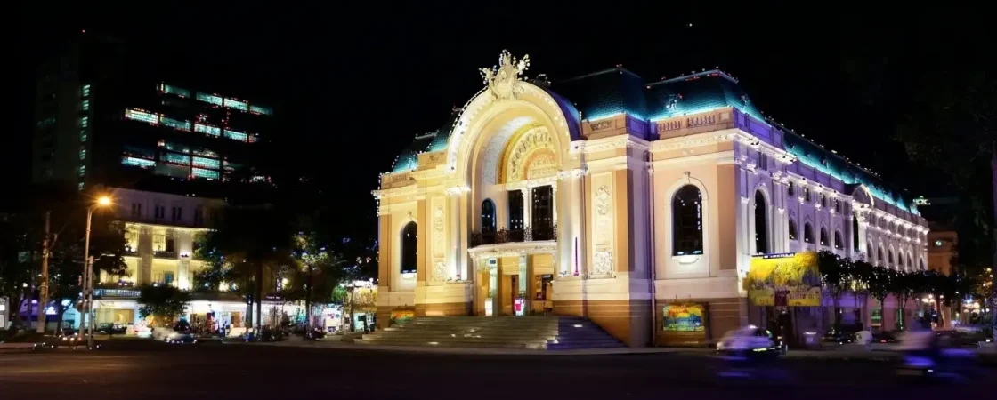 Saigon Opera House HCMC: French Colonial Architecture & À Ố Show