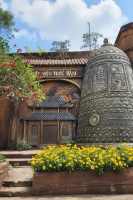 Dalat Clay Sculpture Tunnel: History & Infinity Lake Views