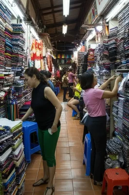 Tan Dinh Market HCMC: Authentic Local Shopping & Fabric Hub