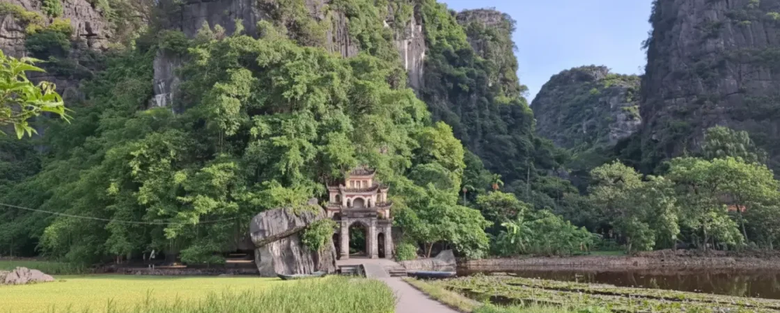 Bich Dong Pagoda: Three-Tiered Cave Temple & Tam Coc Scenic Views