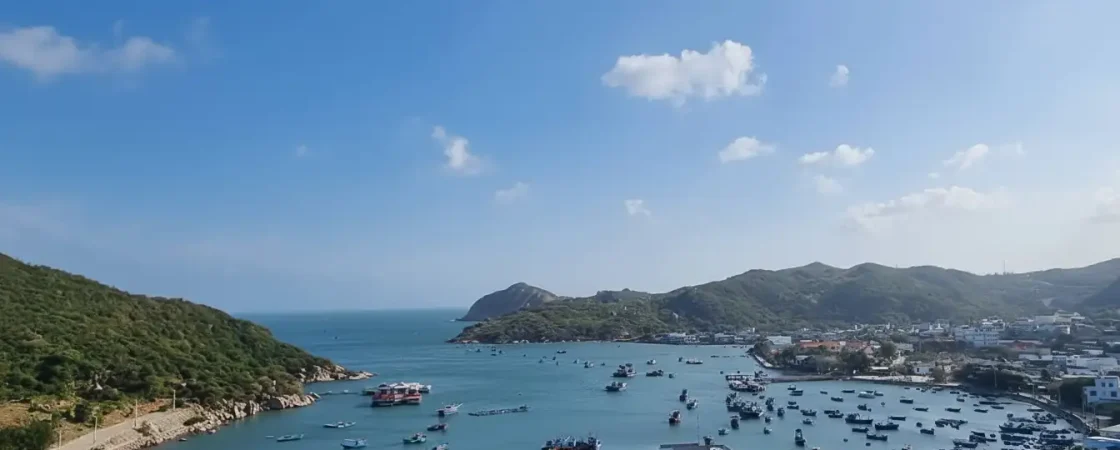 Vinh Hy Bay: Unspoiled Coral Reef Snorkeling & Nui Chua National Park Views