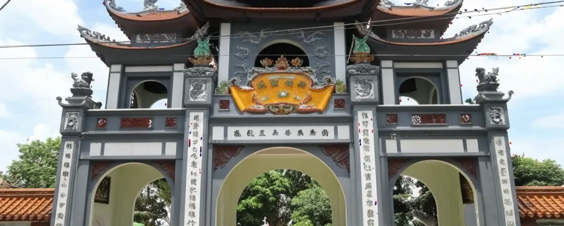Phu Tay Ho Hanoi: Mother Goddess Temple at West Lake