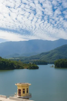 Hoa Trung Lake Da Nang: Camping, Boating & Scenic Steppe Escape