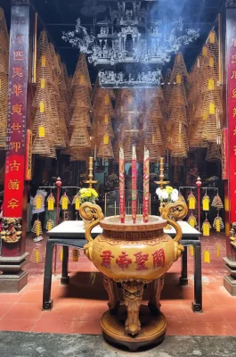 Ong Pagoda Can Tho: Historic Chinese Assembly Hall & Quan Cong Temple